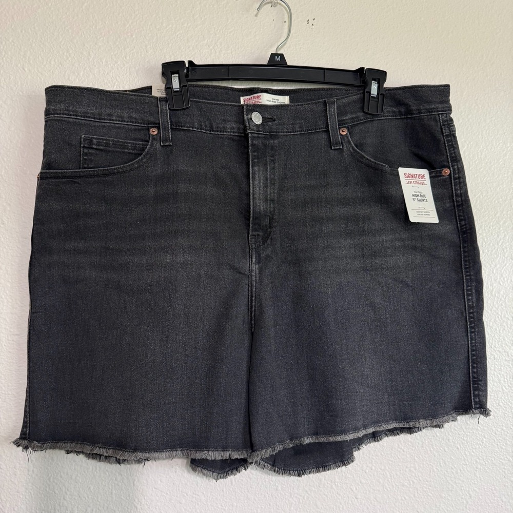 Levi's High Rise Shorts 5" Womens 22 Black Denim‎ Cut-Off NWT Comfort Stretch